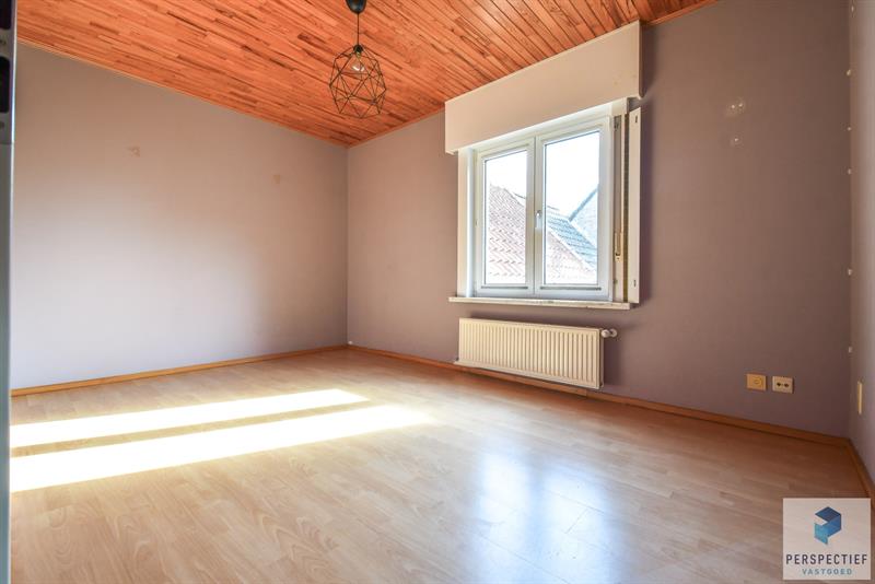 Instapklare GROTE (227m²) halfopen bebouwing (BJ 2001) met 4 slpks, dubbele garage & tuin - 16
