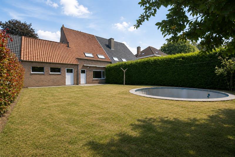 Instapklare GROTE (227m²) halfopen bebouwing (BJ 2001) met 4 slpks, dubbele garage & tuin - 3