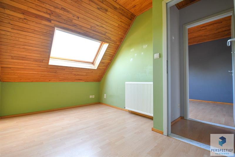 Instapklare GROTE (227m²) halfopen bebouwing (BJ 2001) met 4 slpks, dubbele garage & tuin - 17