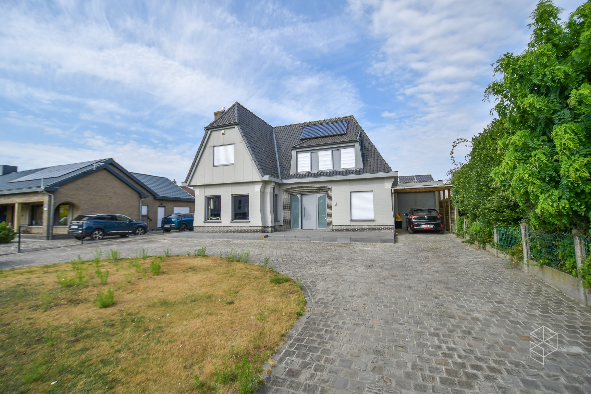 Grote woning met 4 slpk en grote tuin