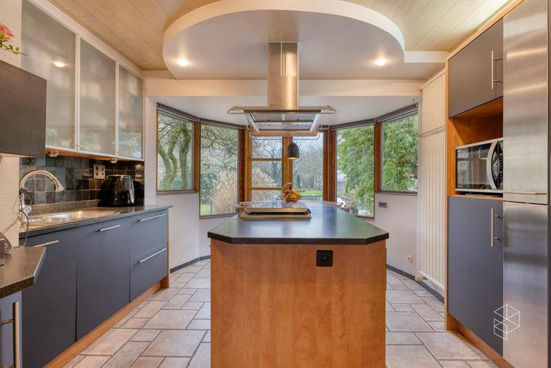 Karaktervolle villa met polyvalent bijgebouw, zwemvijver & aangelegde tuin met uitweg op 4.009m² - 24