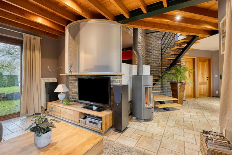 Karaktervolle villa met polyvalent bijgebouw, zwemvijver & aangelegde tuin met uitweg op 4.009m² - 23