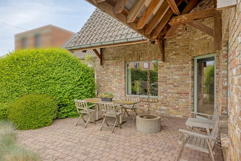 Karaktervolle villa met polyvalent bijgebouw, zwemvijver & aangelegde tuin met uitweg op 4.009m² - 7