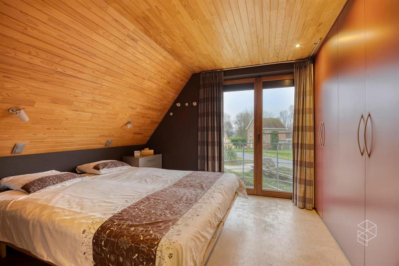 Karaktervolle villa met polyvalent bijgebouw, zwemvijver & aangelegde tuin met uitweg op 4.009m² - 37