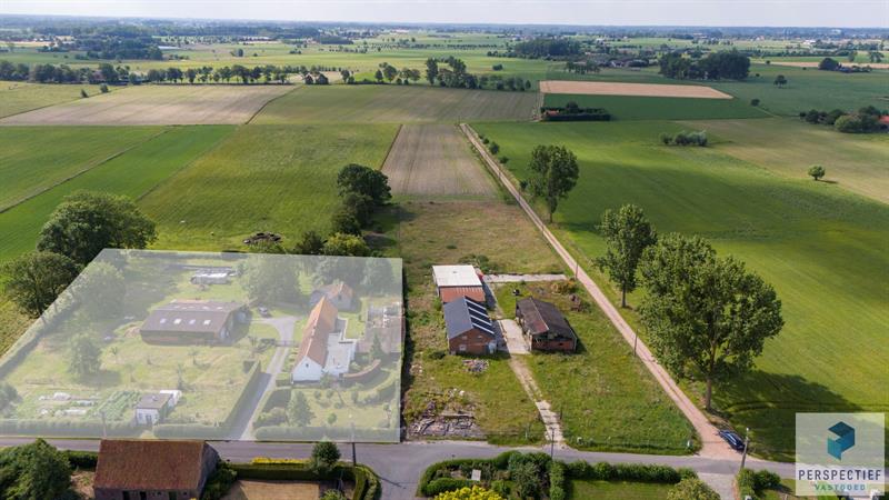 UITERST RUSTIG & LANDELIJK GELEGEN hoeve met WEILAND op ca. 6790 m² - 3