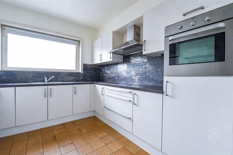 GOED GELEGEN en GROOT ( 150 m²) APPARTEMENT MET 3 SLAAPKAMERS - 4