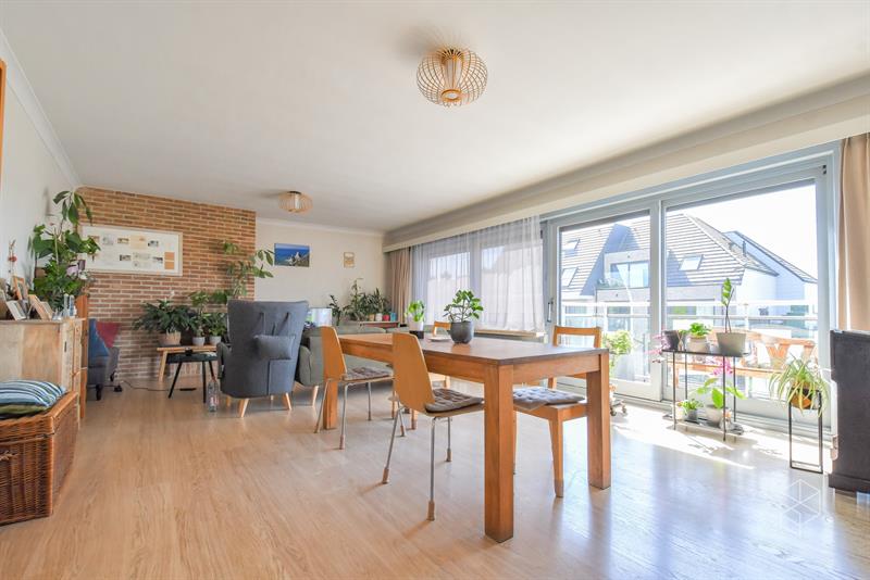 GOED GELEGEN en GROOT ( 150 m²) APPARTEMENT MET 3 SLAAPKAMERS - 3