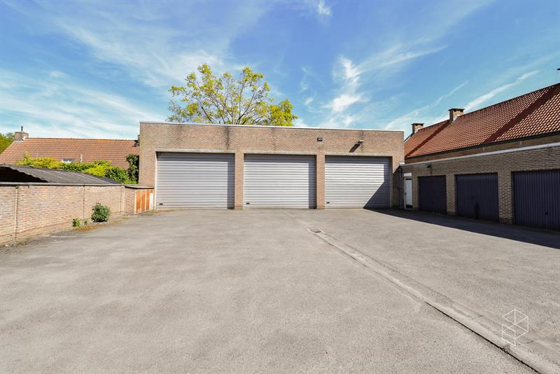 GOED GELEGEN en GROOT ( 150 m²) APPARTEMENT MET 3 SLAAPKAMERS - 2