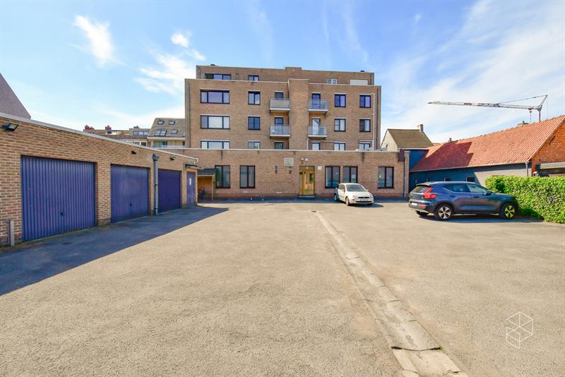 GOED GELEGEN en GROOT ( 150 m²) APPARTEMENT MET 3 SLAAPKAMERS - 9