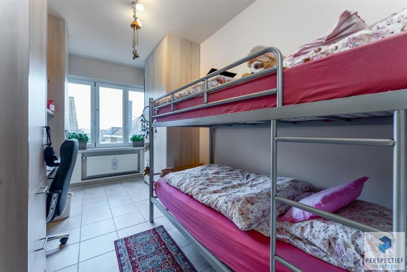 Goed gelegen ruim vernieuwd 2 slaapkamer appartement met grote berging en autostaanplaats - 14