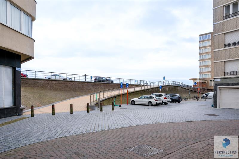Goed gelegen ruim vernieuwd 2 slaapkamer appartement met grote berging en autostaanplaats - 18