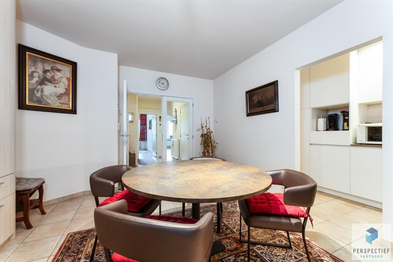Goed gelegen ruim vernieuwd 2 slaapkamer appartement met grote berging en autostaanplaats - 5