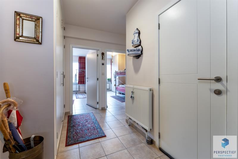 Goed gelegen ruim vernieuwd 2 slaapkamer appartement met grote berging en autostaanplaats - 11