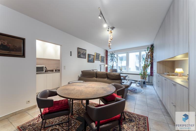 Goed gelegen ruim vernieuwd 2 slaapkamer appartement met grote berging en autostaanplaats - 4
