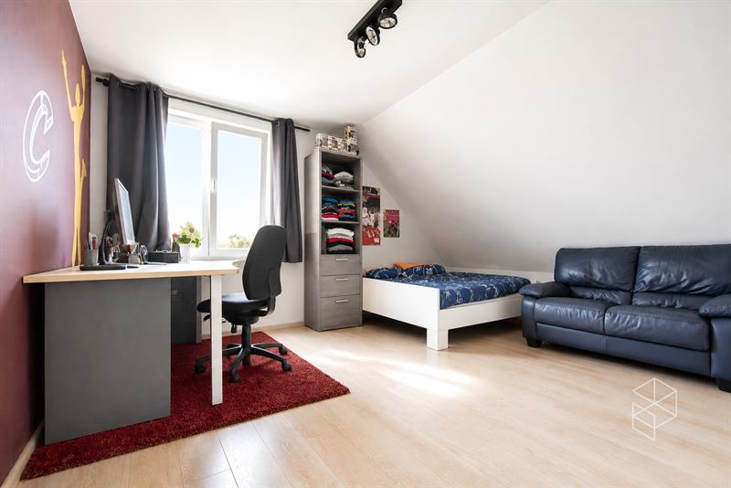 GROTE (254m²) instapklare gezinswoning met 4 slaapkamers, zwembad en poolhouse - 20