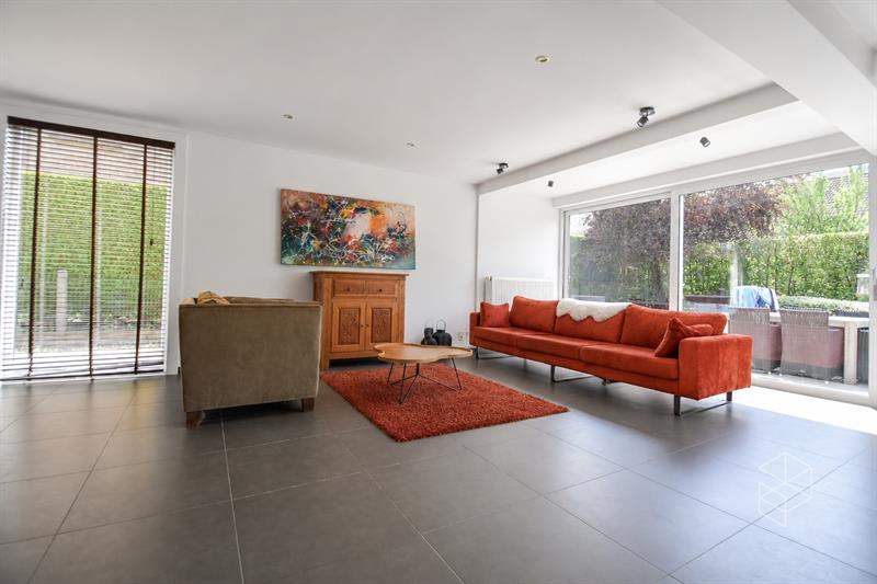 GROTE (254m²) instapklare gezinswoning met 4 slaapkamers, zwembad en poolhouse - 12