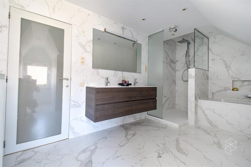 GROTE (254m²) instapklare gezinswoning met 4 slaapkamers, zwembad en poolhouse - 17