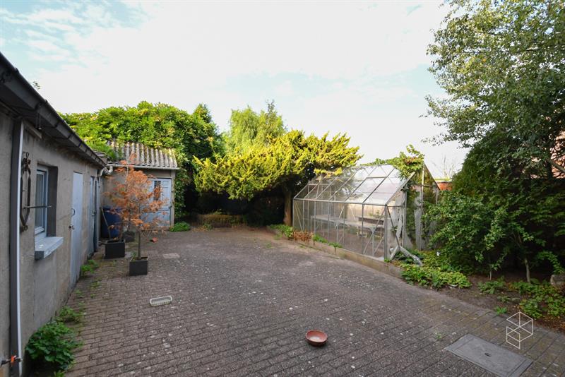 TE RENOVEREN / AF TE BREKEN WONING MET TUIN - 8