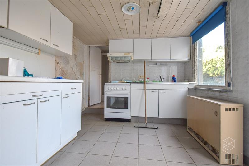 TE RENOVEREN / AF TE BREKEN WONING MET TUIN - 11