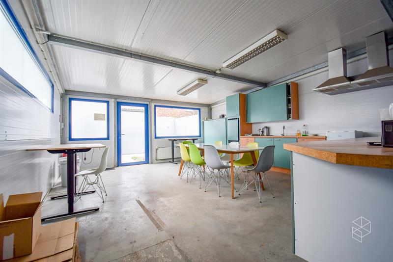Ruime loods met kantoor ruimte (249m²) te Maldegem - 8