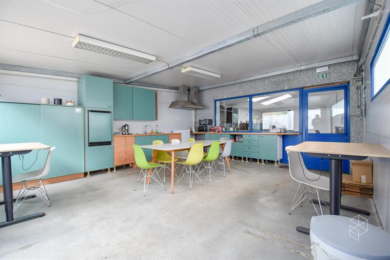 Ruime loods met kantoor ruimte (249m²) te Maldegem - 7