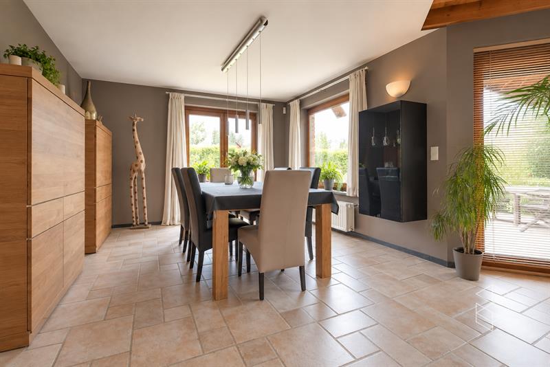IN OPTIE - COMPROMIS IN OPMAAK | Karaktervolle villa met polyvalent bijgebouw, zwemvijver & aangelegde tuin met uitweg op 4.009m² - 14