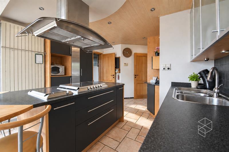 IN OPTIE - COMPROMIS IN OPMAAK | Karaktervolle villa met polyvalent bijgebouw, zwemvijver & aangelegde tuin met uitweg op 4.009m² - 15