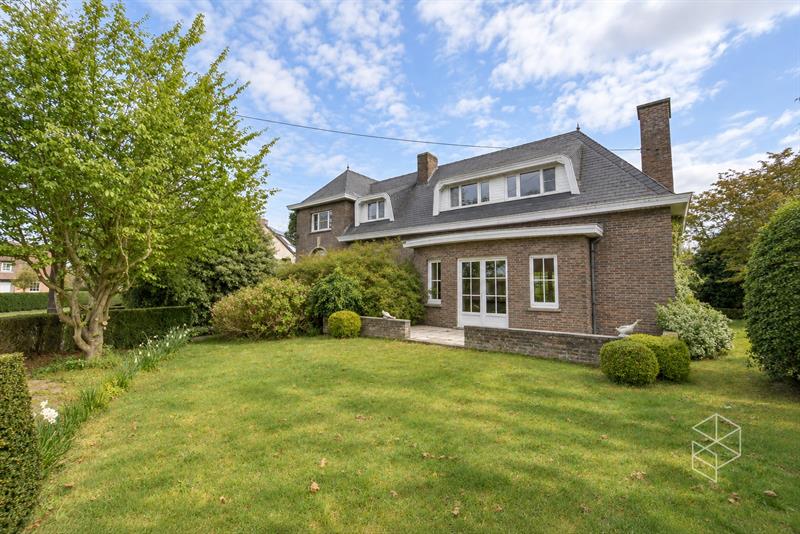 Te renoveren landelijk gelegen charmante woning te Hertsberge