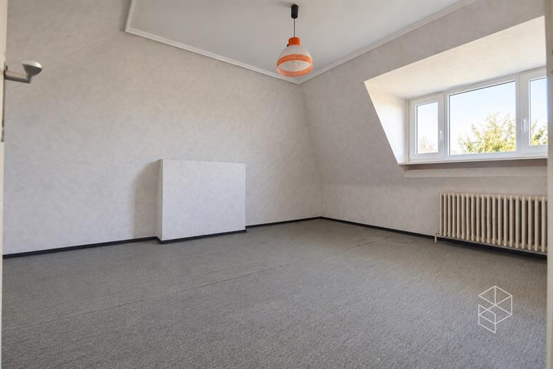 Te renoveren landelijk gelegen charmante woning te Hertsberge - 11