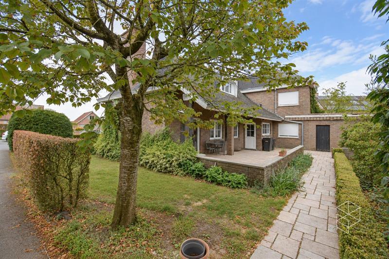 Te renoveren landelijk gelegen charmante woning te Hertsberge