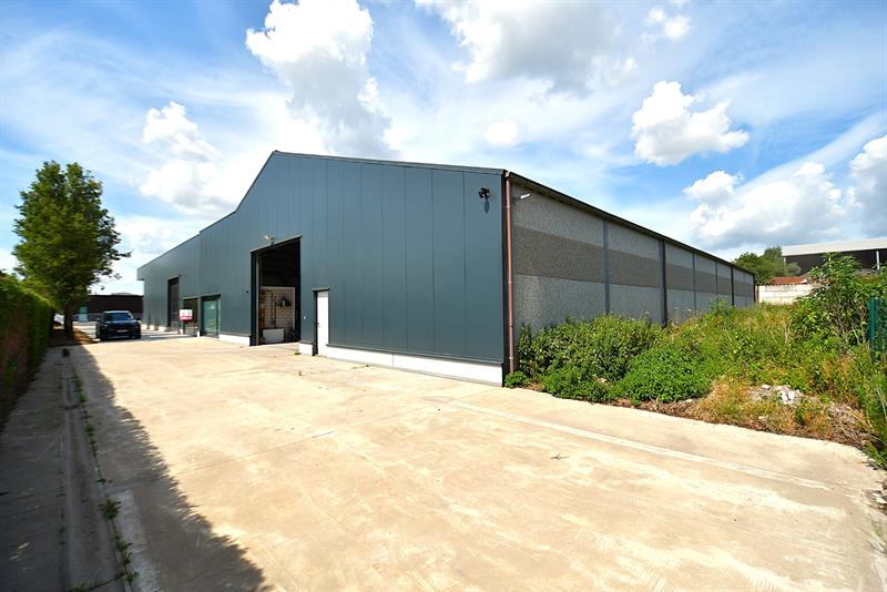 Loods (850m²) te koop in het industriepark SCHATTING te Zedelgem - 1