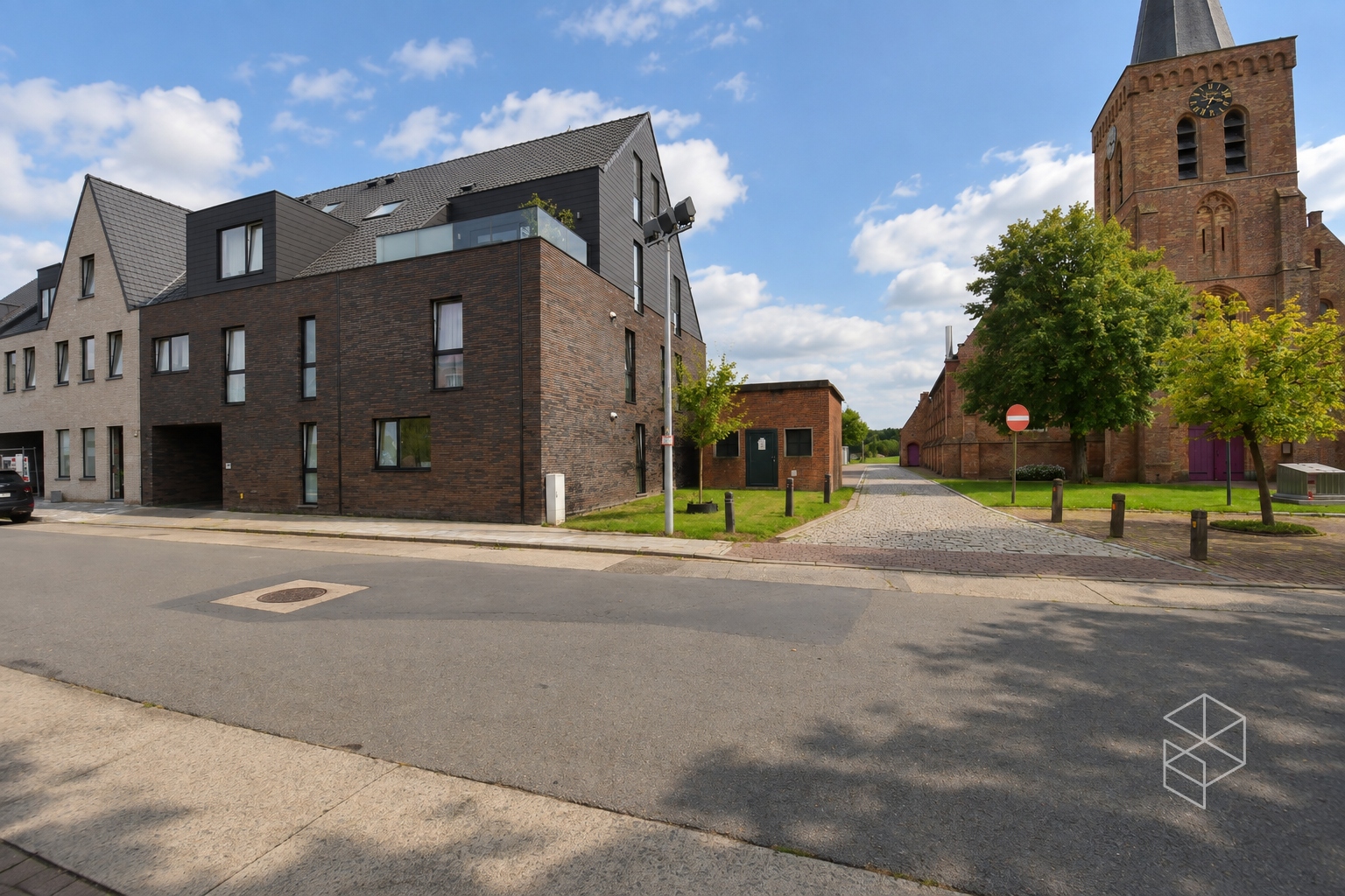 BEZOEKMOMENT VLOZET | RUIM LICHTRIJK GELIJKVLOERS APPARTEMENT MET 2 SLKPS EN GROOT TERRAS