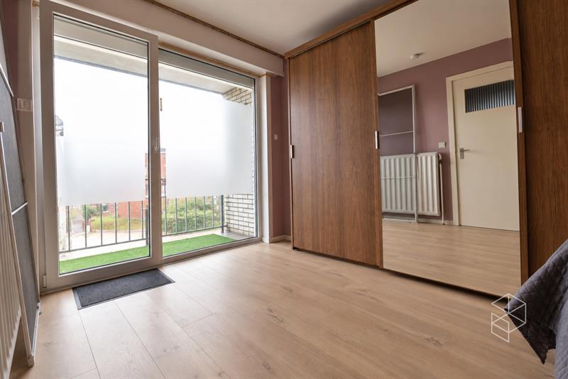 Lichtrijk hoekappartement met 2 slaapkamers en terras op topligging in Assebroek - 8