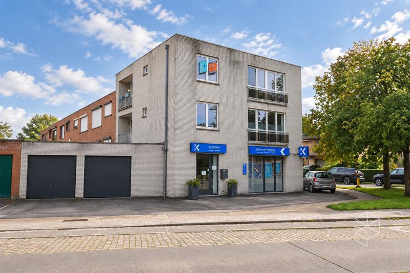 Lichtrijk hoekappartement met 2 slaapkamers en terras op topligging in Assebroek - 1