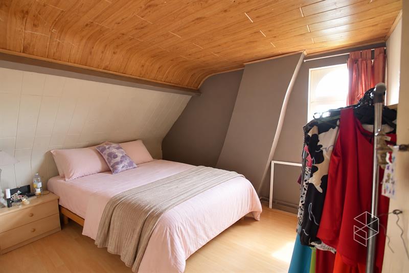 Goed onderhouden woning met 3 slpk, tuin oprit en bijgebouw - 9