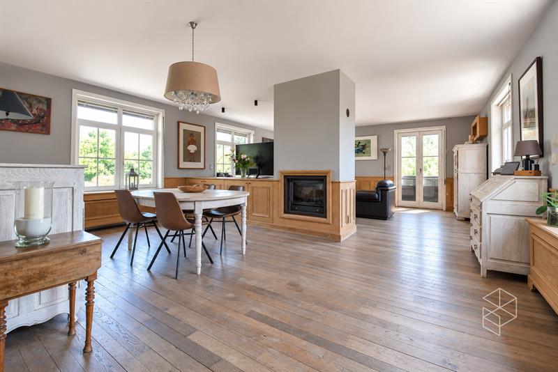Landhuis met zwembad, bijgebouw en weide op 10 570 m² - 10