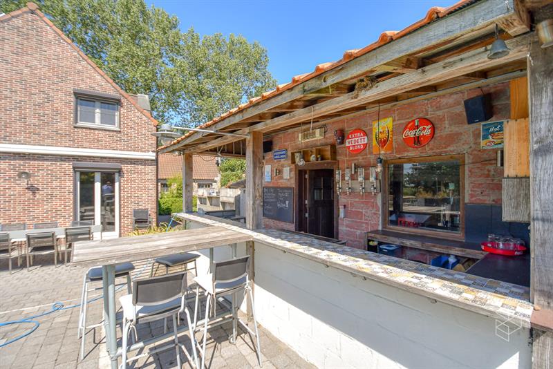 Landhuis met zwembad, bijgebouw en weide op 10 570 m² - 21