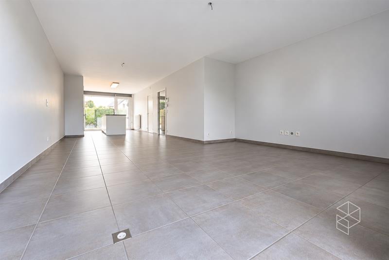 Rustig gelegen groot gelijkvloers appartement met 2 slaapkamers, voor- én achtertuin met terras - 8