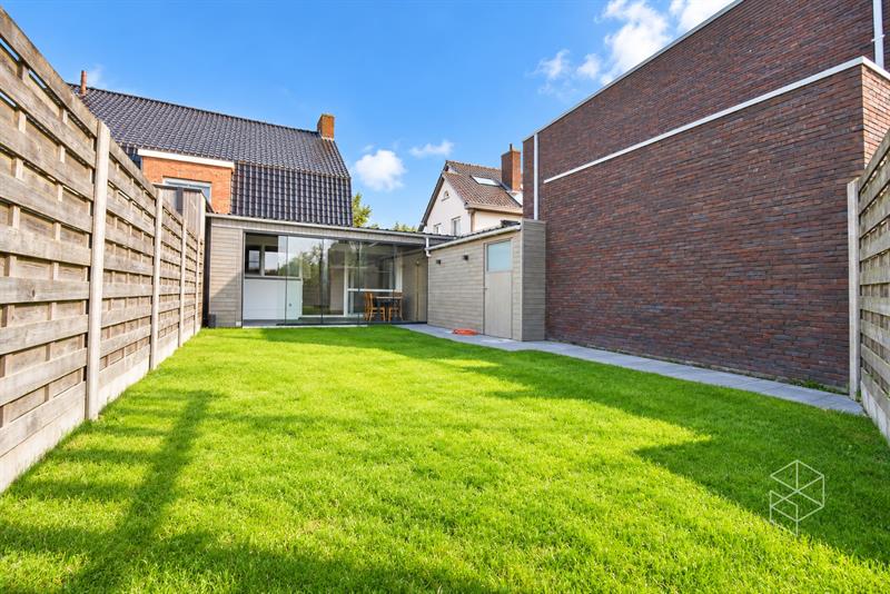 Ruim 2 slpk appartement met tuin met autostaanplaats - 3