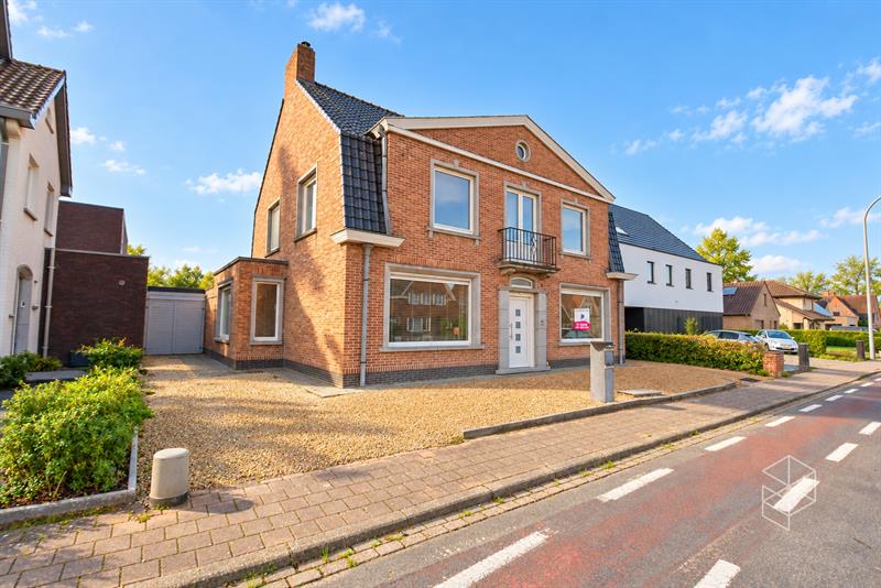 Ruim 2 slpk appartement met tuin met autostaanplaats - 1