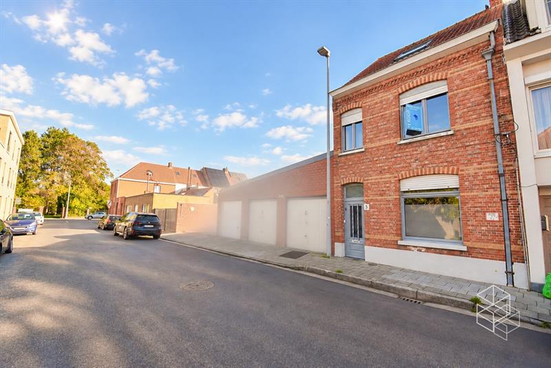 Ruime woning met 4 SLPKS en grote tuin - 1