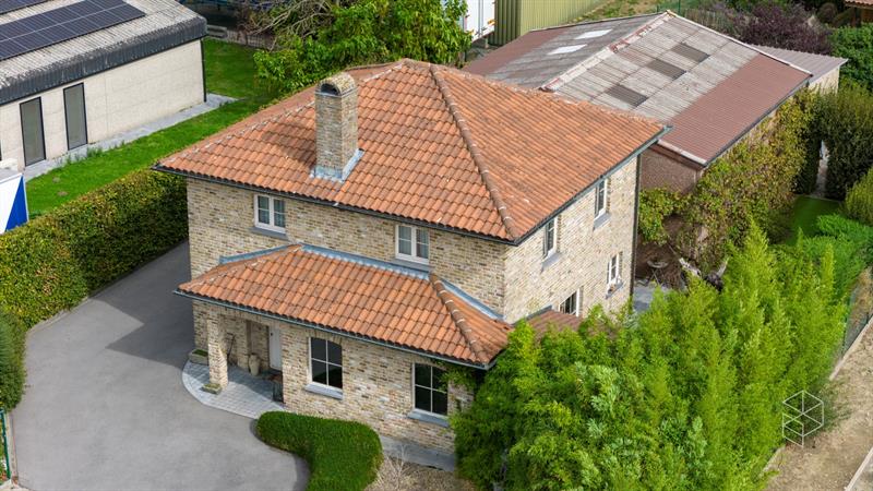 Wonen en ondernemen op één locatie: woning met loods in Ruiselede - 1