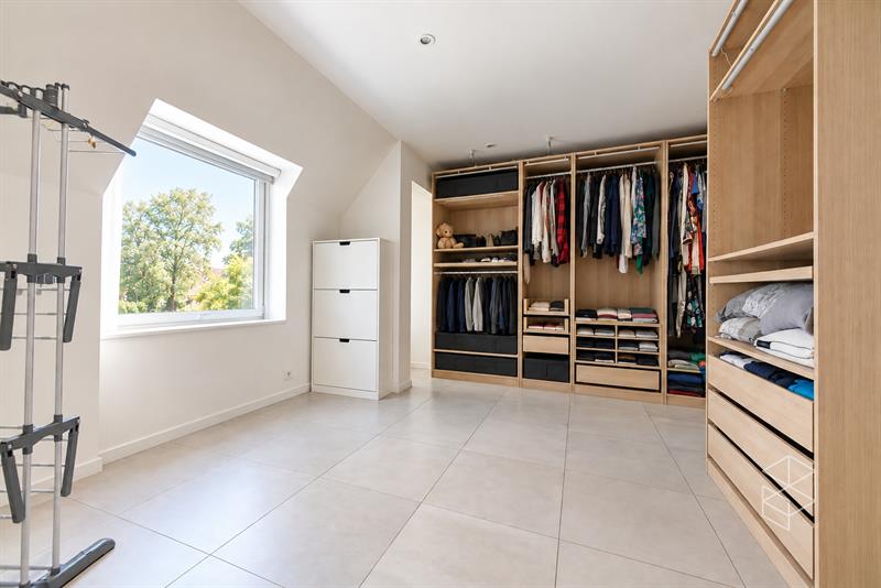 Klassevolle villa met bijgebouw op unieke ligging aan het kanaal Gent-Brugge - 18