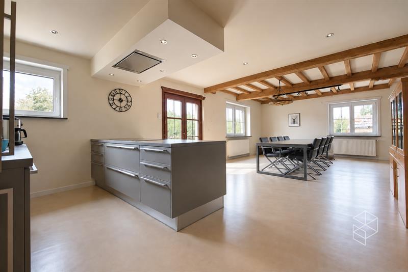 Klassevolle villa met bijgebouw op unieke ligging aan het kanaal Gent-Brugge - 10